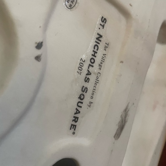 St Nicholas Square Village Collection -illuminated - Stone Cabin 2007 - Picture 5 of 5